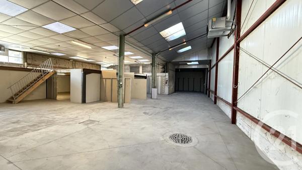 à vendre  873,51 m 2   GAP  - 05