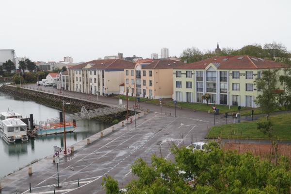 STUDIO MEUBLE A LOUER A L ANNÉE