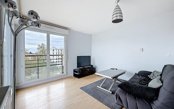 Appartement à vendre    3 pièces • 61,57 m2 Guyancourt