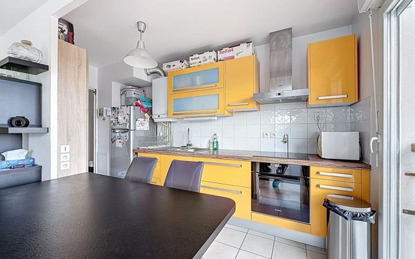 Appartement à vendre    3 pièces • 61,57 m2 Guyancourt