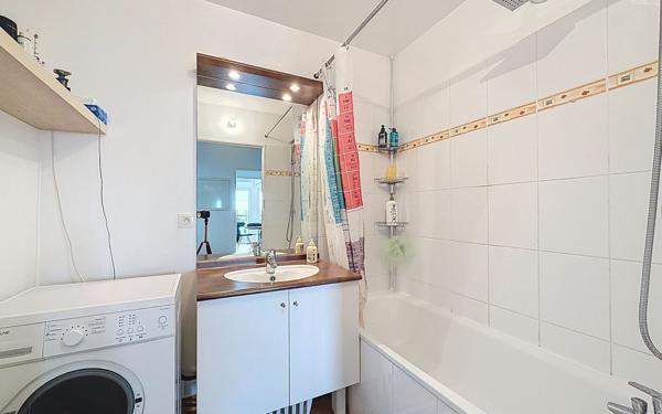 Appartement à vendre    3 pièces • 61,57 m2 Guyancourt
