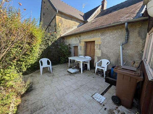 Ensemble de deux maisons communicantes à rénover à Prémery