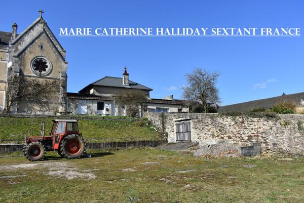 EXCEPTIONNEL ET RARE CHATEAU COUVENT SUR UN TERRAIN DE 3 HA