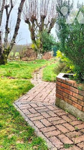 L'étude Notariale GAUME vous propose ce joli pavillon de plain pied avec sa vue dégagée