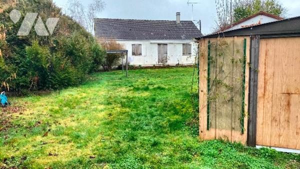 L'étude Notariale GAUME vous propose ce joli pavillon de plain pied avec sa vue dégagée