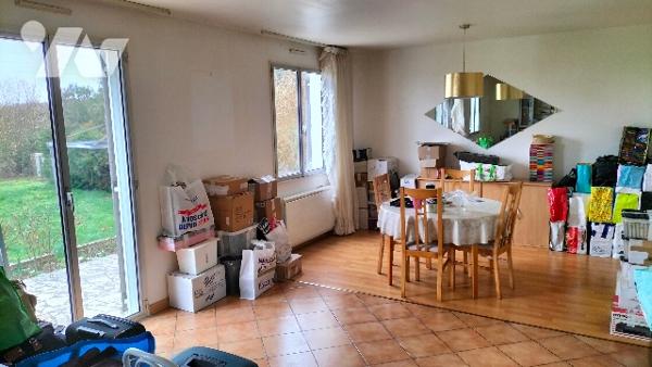 L'étude Notariale GAUME vous propose ce joli pavillon de plain pied avec sa vue dégagée