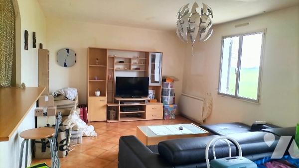 L'étude Notariale GAUME vous propose ce joli pavillon de plain pied avec sa vue dégagée