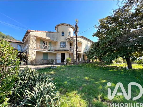 Maison à vendre 14 pièces 420 m² Vals-les-Bains