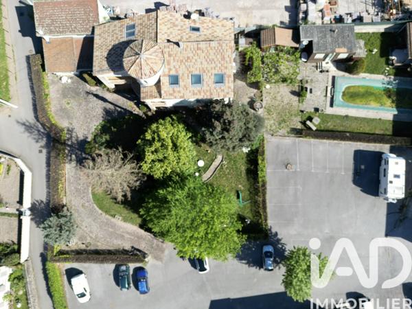 Maison à vendre 14 pièces 420 m² Vals-les-Bains