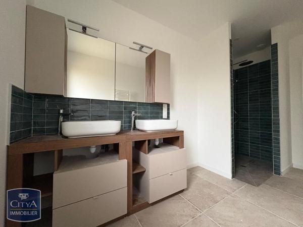 Maison à louer 4 pièces 96.97m² Crêches-sur-Saône (71680)