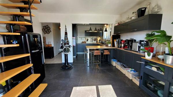 Maison avec Piscine et dépendance plain pied à terminer !