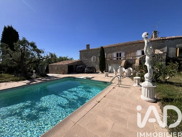 Maison à vendre 10 pièces 213 m² Vallon-Pont-d'Arc