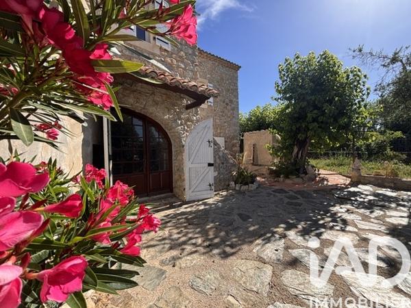Maison à vendre 10 pièces 213 m² Vallon-Pont-d'Arc