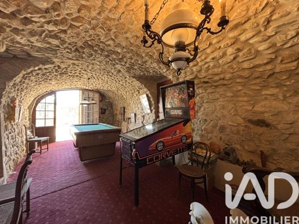 Maison à vendre 10 pièces 213 m² Vallon-Pont-d'Arc