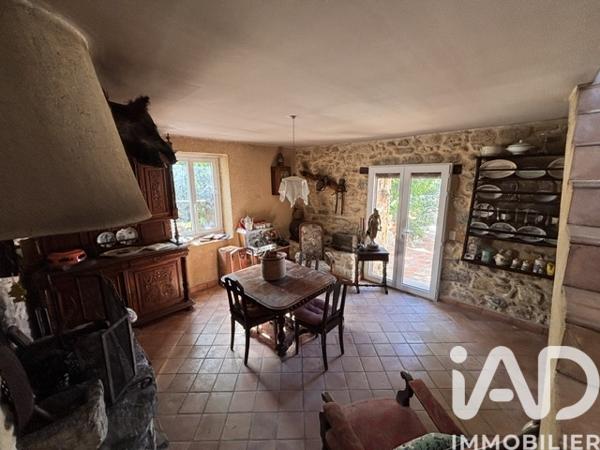 Maison à vendre 10 pièces 213 m² Vallon-Pont-d'Arc