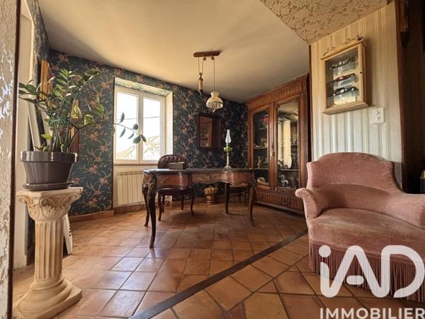 Maison à vendre 10 pièces 213 m² Vallon-Pont-d'Arc