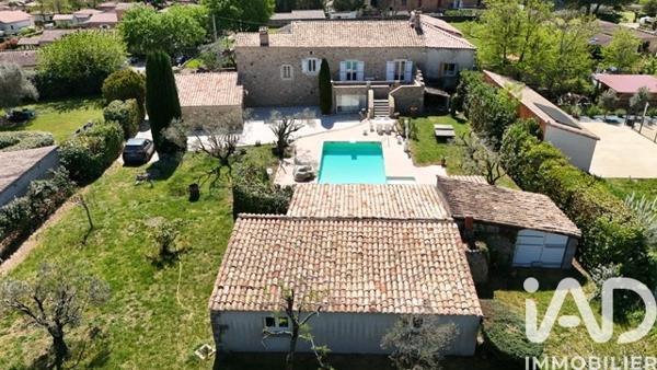 Maison à vendre 10 pièces 213 m² Vallon-Pont-d'Arc