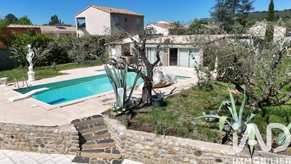 Maison à vendre 10 pièces 213 m² Vallon-Pont-d'Arc