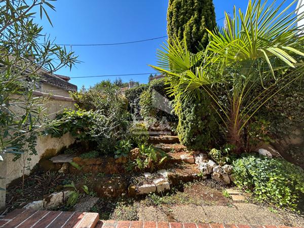 A vendre à Périgueux (24000) charmante MAISON de ville de type 5