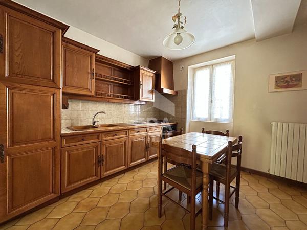 A vendre à Périgueux (24000) charmante MAISON de ville de type 5