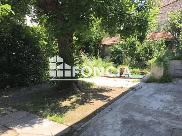 Location Appartement 4 pièces 84.85 m² - 30 RUE PAPIN Nimes 30000