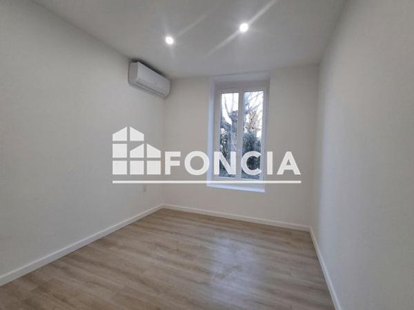 Location Appartement 4 pièces 84.85 m² - 30 RUE PAPIN Nimes 30000