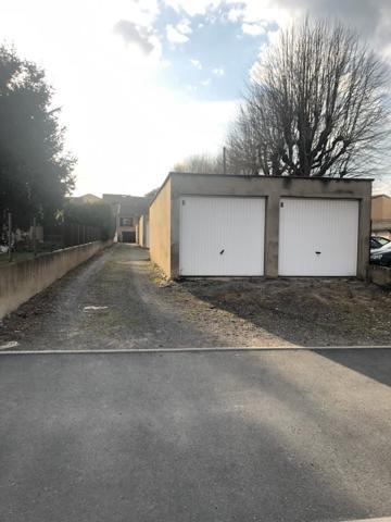Parking · Location Villefranche Sur Saone (69400)