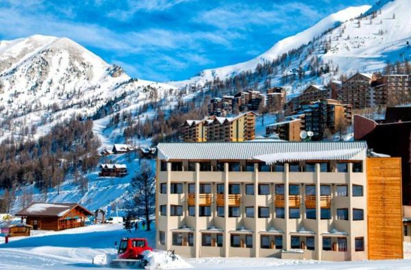 INVESTISSEMENT LOCATIF – ISOLA – Résidence de tourisme Sowell - New Chastillon - 6,18% de rentabilité