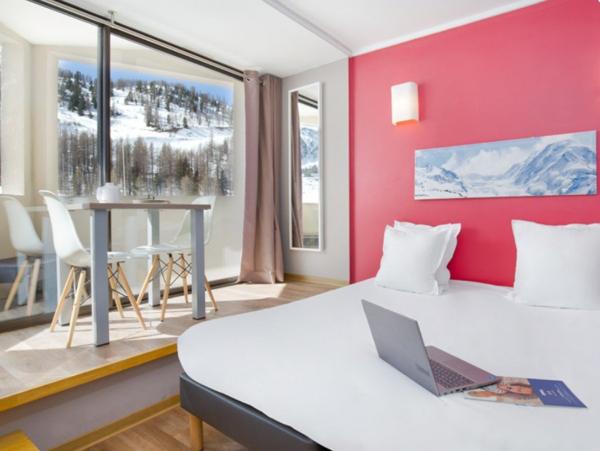 INVESTISSEMENT LOCATIF – ISOLA – Résidence de tourisme Sowell - New Chastillon - 6,18% de rentabilité