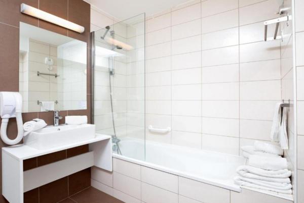 INVESTISSEMENT LOCATIF – ISOLA – Résidence de tourisme Sowell - New Chastillon - 6,18% de rentabilité