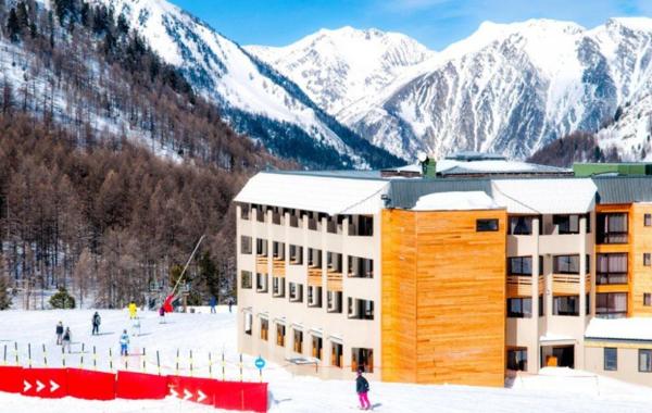 INVESTISSEMENT LOCATIF – ISOLA – Résidence de tourisme Sowell - New Chastillon - 6,18% de rentabilité
