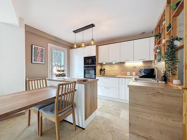 Maison T5 rénovée avec jardin et garage