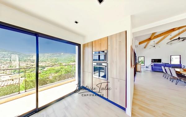 LE LAVANDOU — VILLA T4 CONTEMPORAINE & PROVENÇALE — VUE PANORAMIQUE — PISCINE — QUARTIER RÉSIDENTIEL PRISÉ CAVALIERE 1 135 000 € — 150 m² — Terrain 660 m² — DPE A