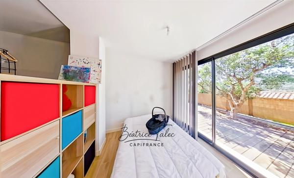 LE LAVANDOU — VILLA T4 CONTEMPORAINE & PROVENÇALE — VUE PANORAMIQUE — PISCINE — QUARTIER RÉSIDENTIEL PRISÉ CAVALIERE 1 135 000 € — 150 m² — Terrain 660 m² — DPE A