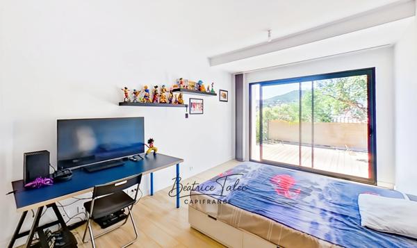 LE LAVANDOU — VILLA T4 CONTEMPORAINE & PROVENÇALE — VUE PANORAMIQUE — PISCINE — QUARTIER RÉSIDENTIEL PRISÉ CAVALIERE 1 135 000 € — 150 m² — Terrain 660 m² — DPE A