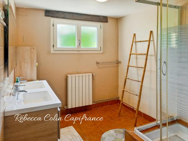 Maison et gîte avec piscine proche de MONTIGNAC (24)