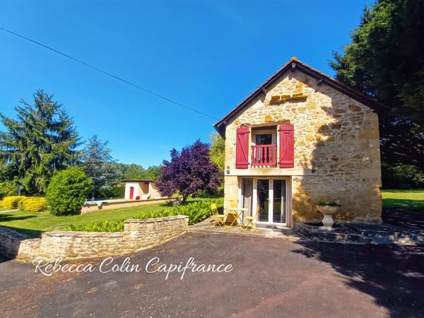 Maison et gîte avec piscine proche de MONTIGNAC (24)