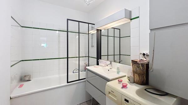 Opportunité T3 de 65m2 aux Chartrons