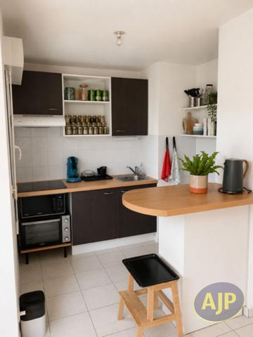 Appartement à louer Cholet : 3 pièces, 51m² avec 2 chambre(s) à 590€ - AJP Immobilier Cholet