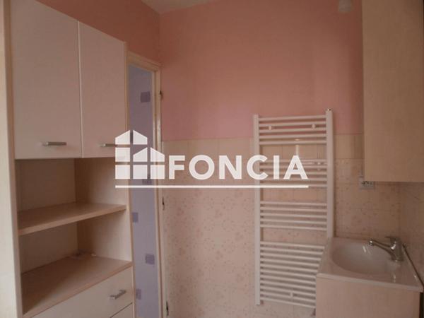 Location Appartement 2 pièces 33.26 m² - RSD DES PALMIERS , BAT A1 APT 3 187 AVE DU GAL DE GAULLE Villeneuve Sur Lot 47300