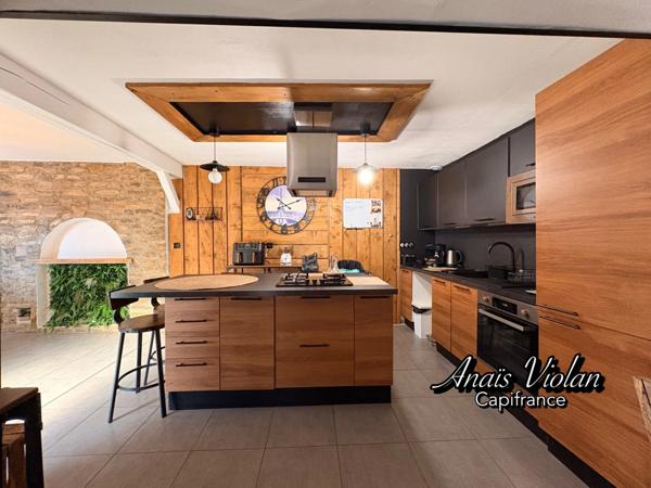 Maison familiale à vendre 7 pièces de 157 m² à SAINT MATHIEU DE TREVIERS (34)