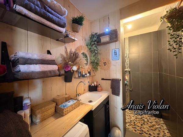 Maison familiale à vendre 7 pièces de 157 m² à SAINT MATHIEU DE TREVIERS (34)
