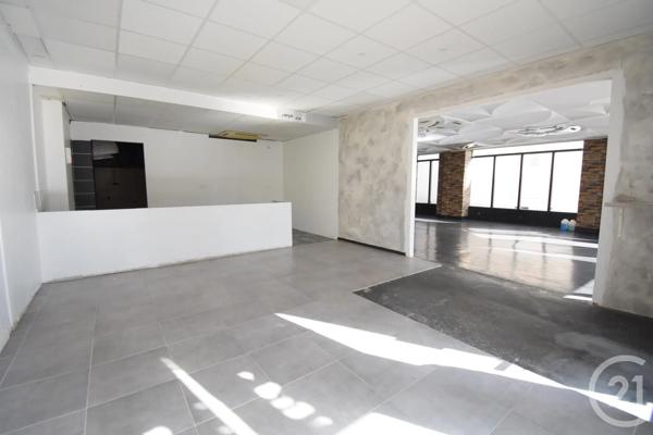 à vendre  220,62 m 2   VICHY  - 03