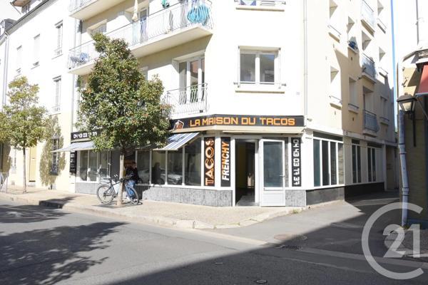 à vendre  220,62 m 2   VICHY  - 03