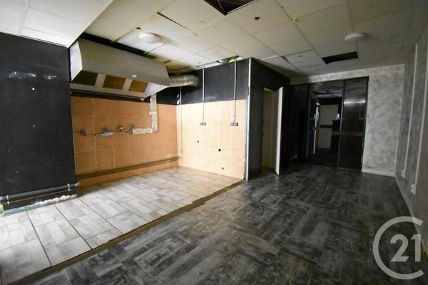 à vendre  220,62 m 2   VICHY  - 03