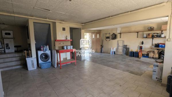 NONTRON : Maison saine (DPE D), 100 m² habitables + Garage XXL de 41 m² !