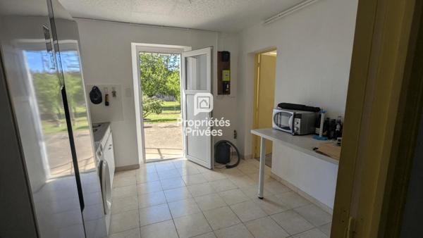 NONTRON : Maison saine (DPE D), 100 m² habitables + Garage XXL de 41 m² !