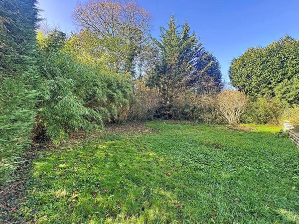 Maison familiale en impasse  Calme et nature à proximité immédiate de la coulée verte!