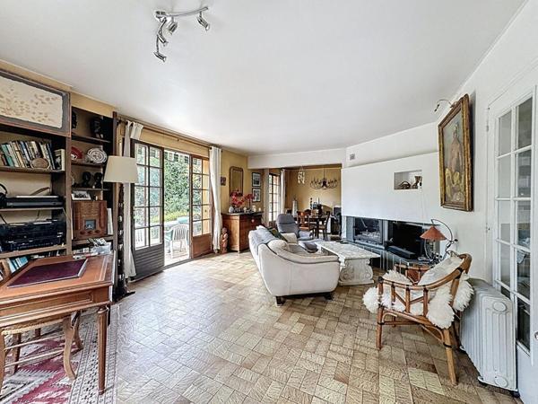 Maison familiale en impasse  Calme et nature à proximité immédiate de la coulée verte!