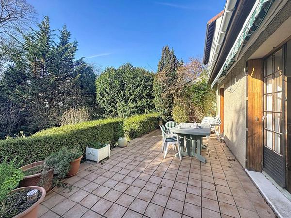 Maison familiale en impasse  Calme et nature à proximité immédiate de la coulée verte!